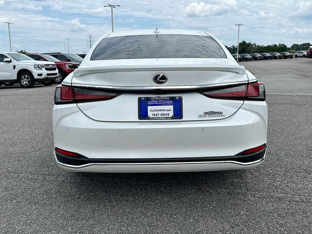 2024 Lexus ES 300h Luxury