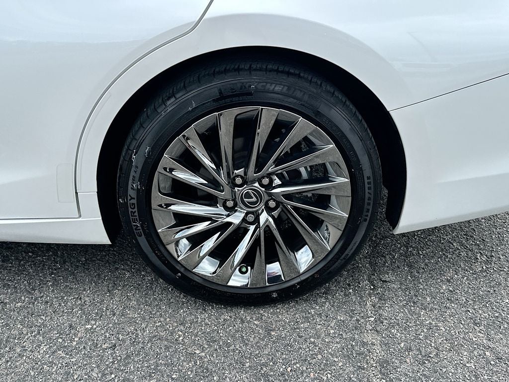 2024 Lexus ES 300h Luxury