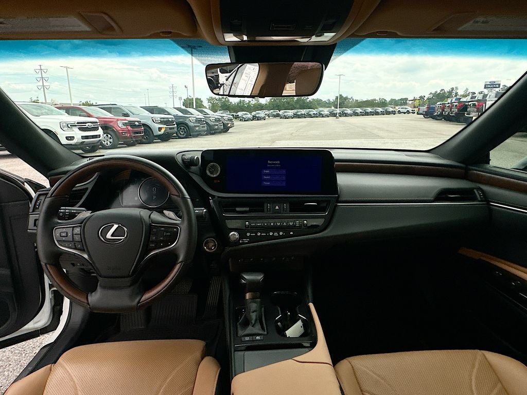 2024 Lexus ES 300h Luxury