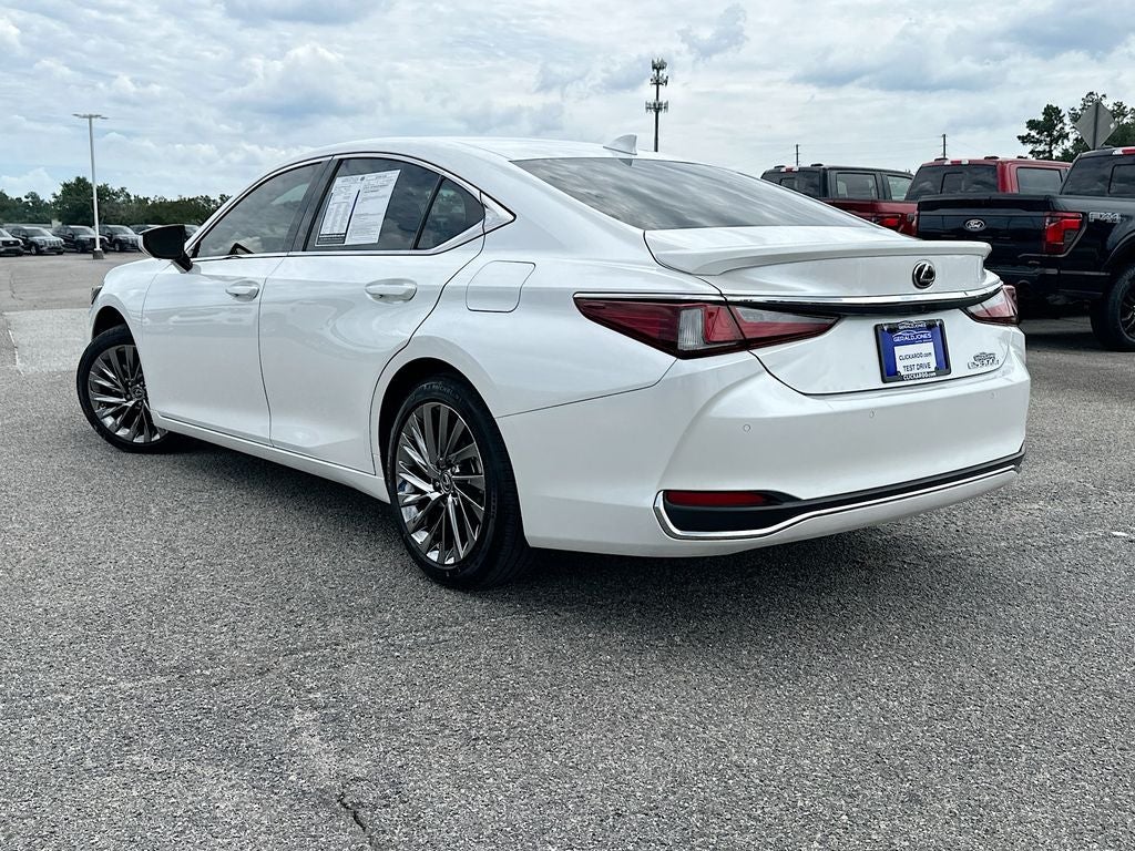 2024 Lexus ES 300h Luxury