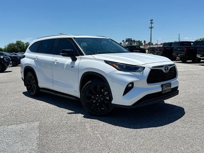 2025 Toyota Highlander Hybrid XLE