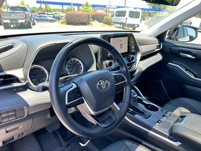 2025 Toyota Highlander Hybrid XLE