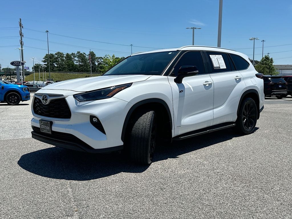 2025 Toyota Highlander Hybrid XLE