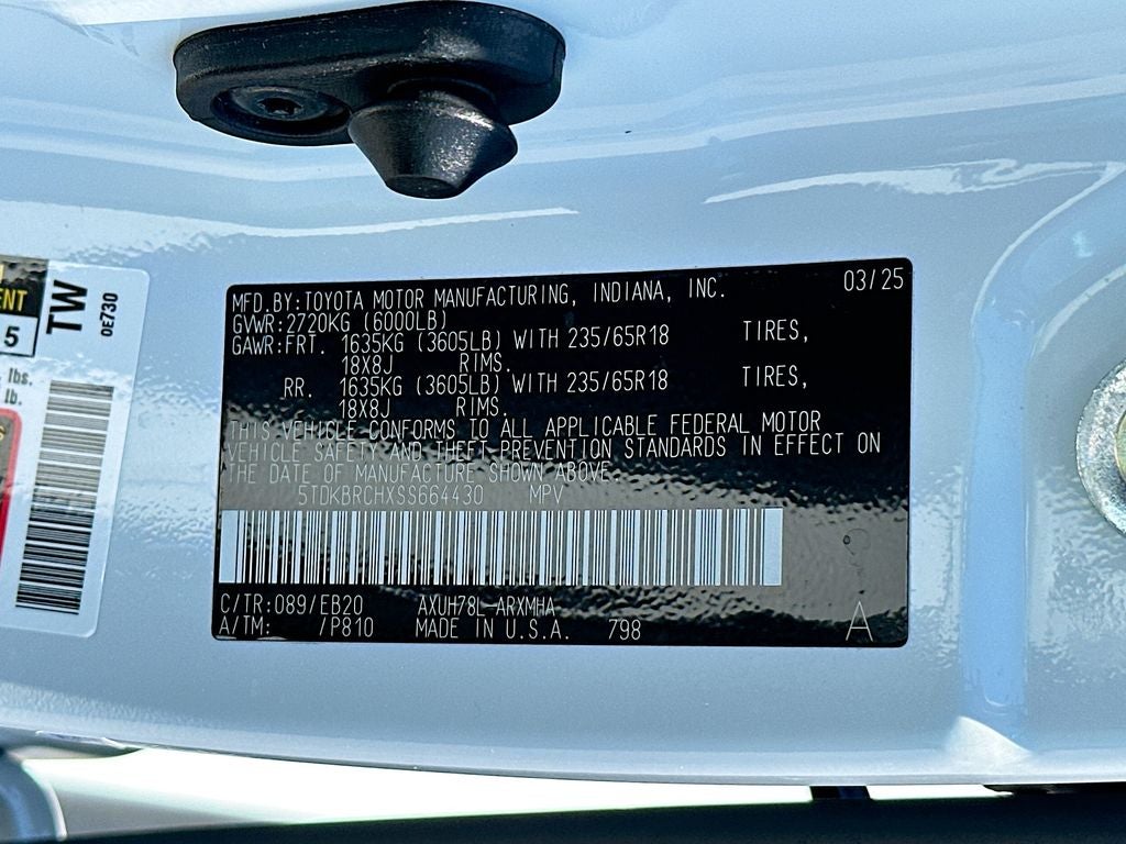 2025 Toyota Highlander Hybrid XLE