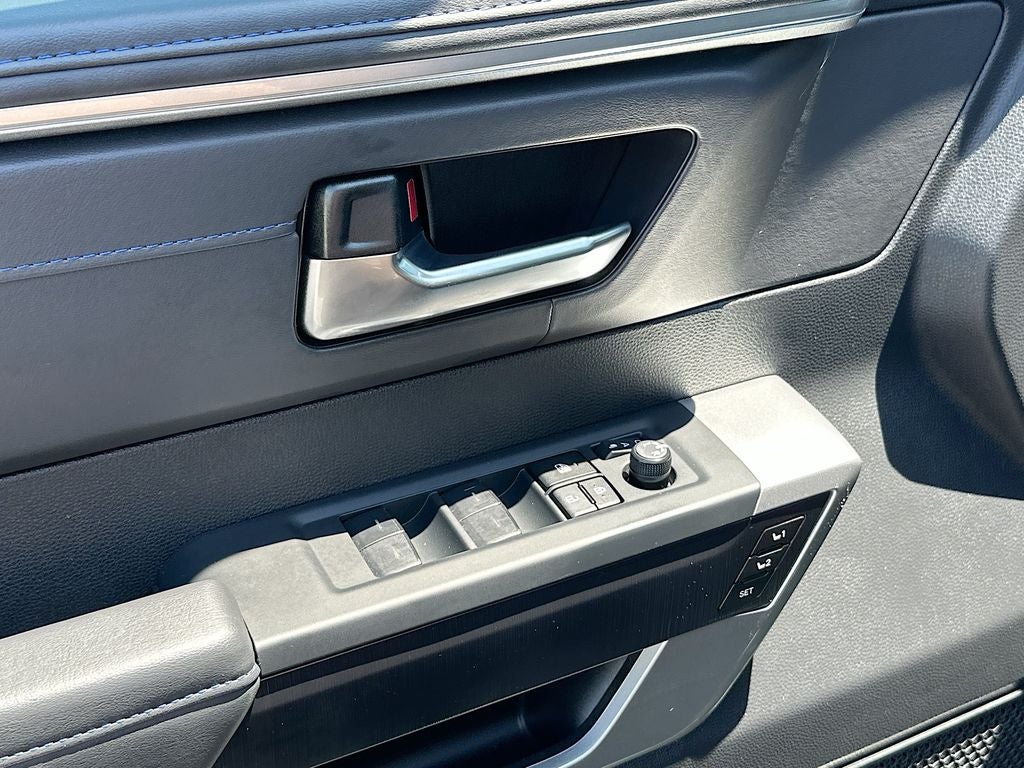 2025 Toyota Tundra Hybrid Platinum