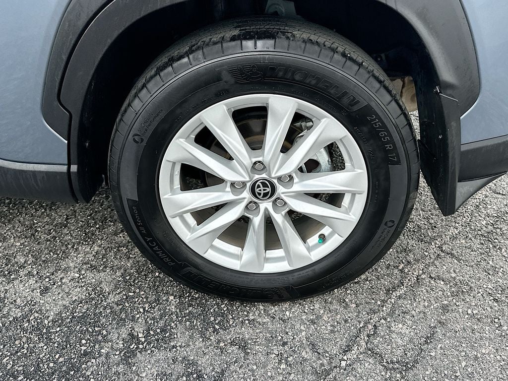 2024 Toyota Corolla Cross LE
