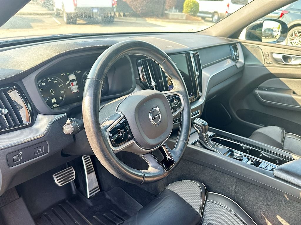 2021 Volvo XC60 T5 R-Design