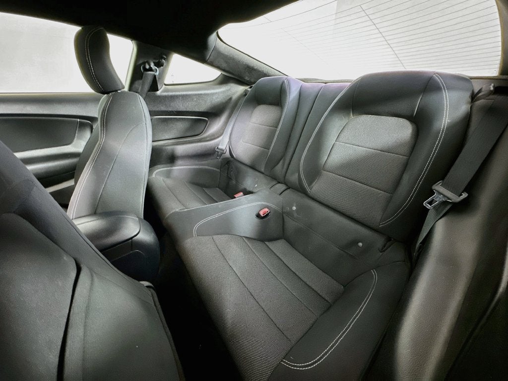 2016 Ford Mustang V6