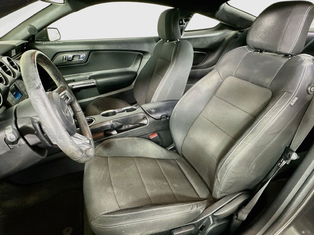 2016 Ford Mustang V6