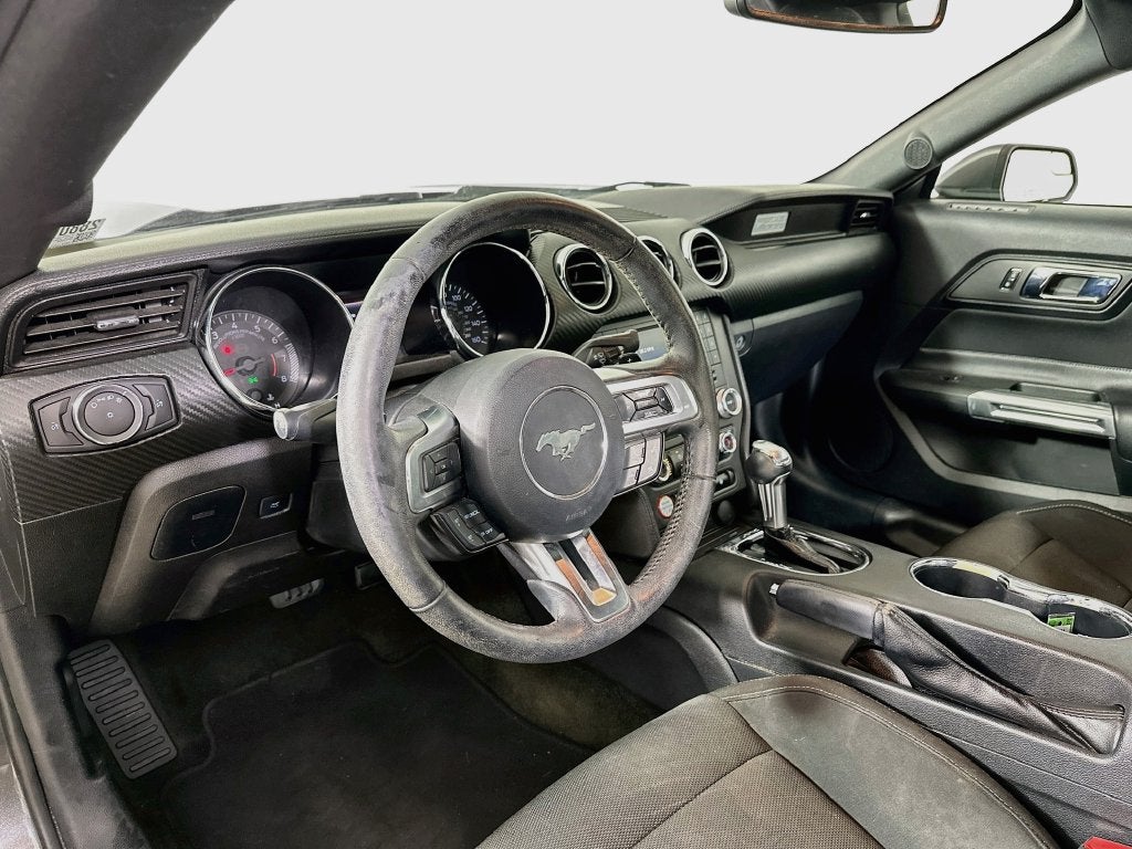 2016 Ford Mustang V6