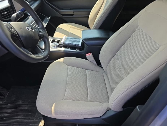 2020 Ford Explorer Base