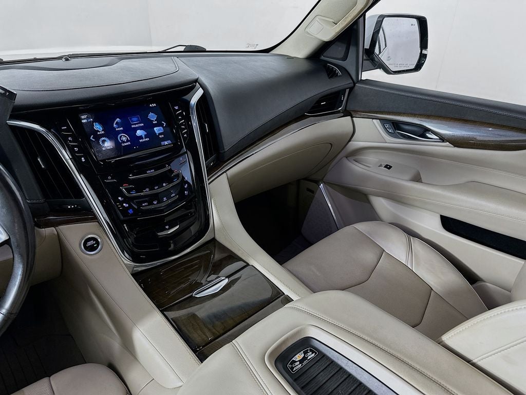 2018 Cadillac Escalade Luxury