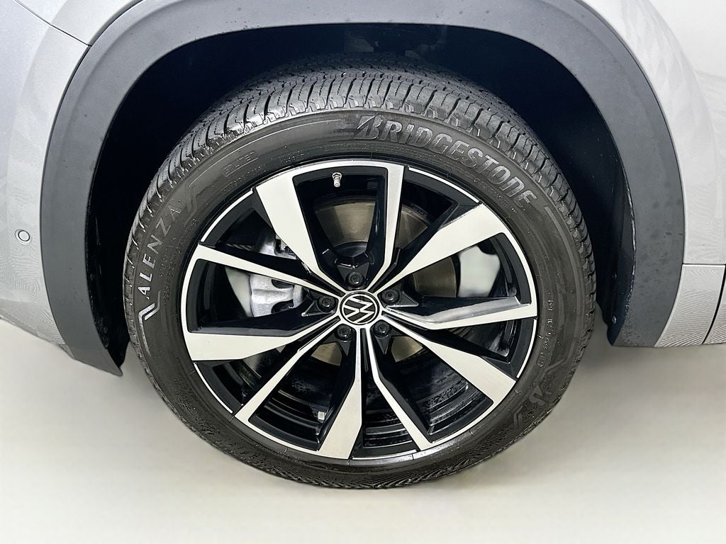 2025 Volkswagen Atlas Cross Sport 2.0T SEL Premium R-Line