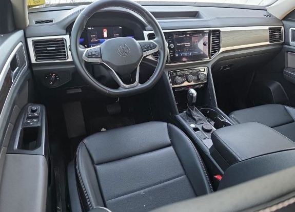 2022 Volkswagen Atlas 3.6L V6 SE w/Technology