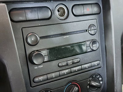 2007 Ford Mustang V6 Deluxe