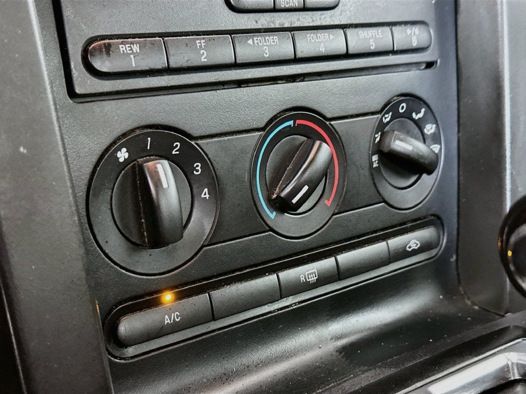 2007 Ford Mustang V6 Deluxe