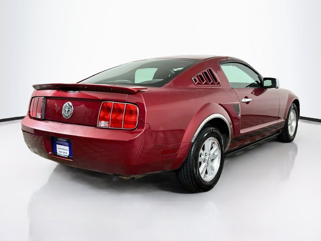 2007 Ford Mustang V6 Deluxe