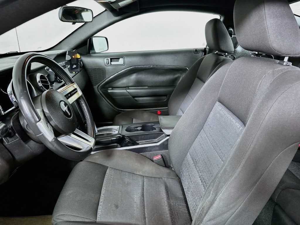 2007 Ford Mustang V6 Deluxe