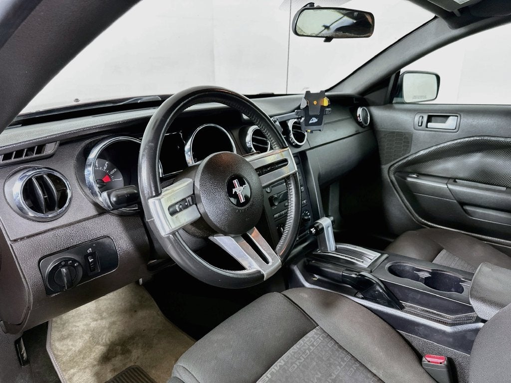 2007 Ford Mustang V6 Deluxe