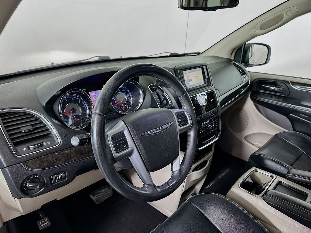 2011 Chrysler Town & Country Touring-L