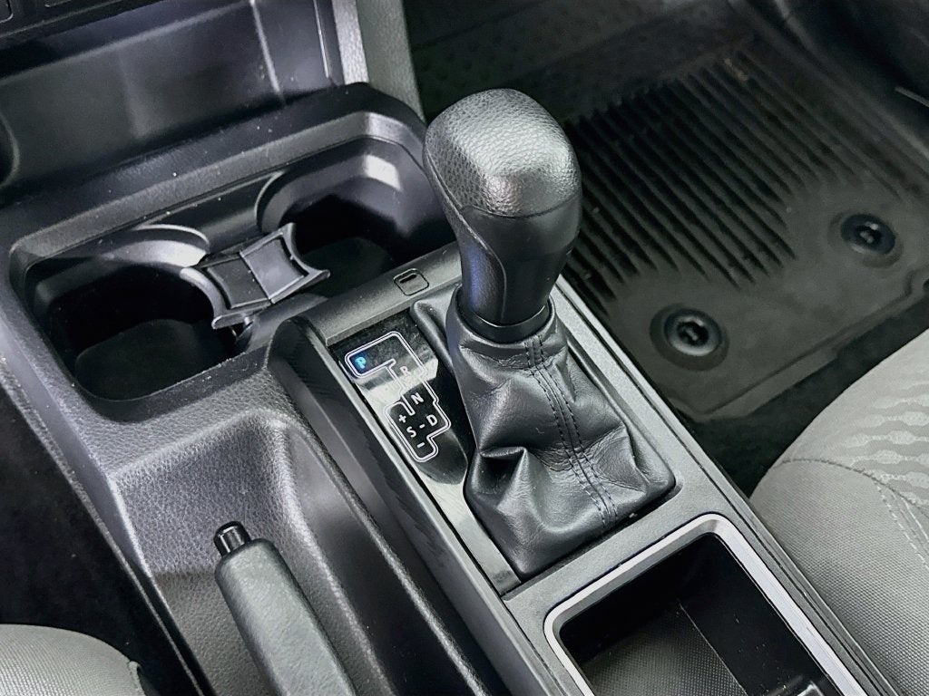 2022 Toyota Tacoma SR V6