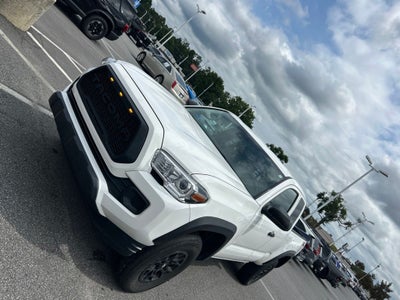 2022 Toyota Tacoma SR V6