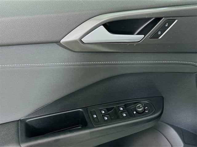 2025 Volkswagen Taos SE Black