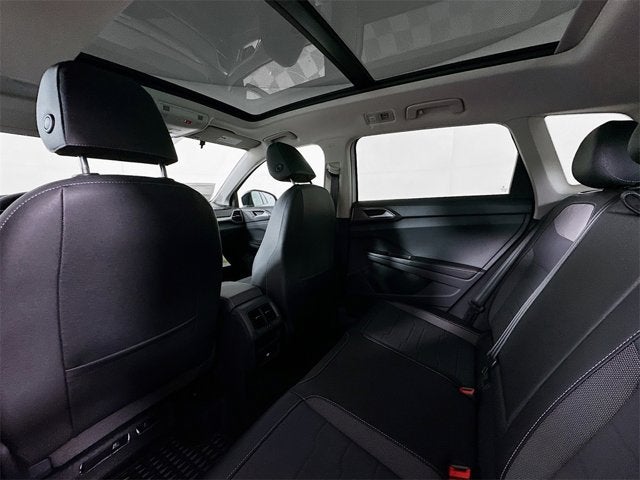 2025 Volkswagen Taos SE Black