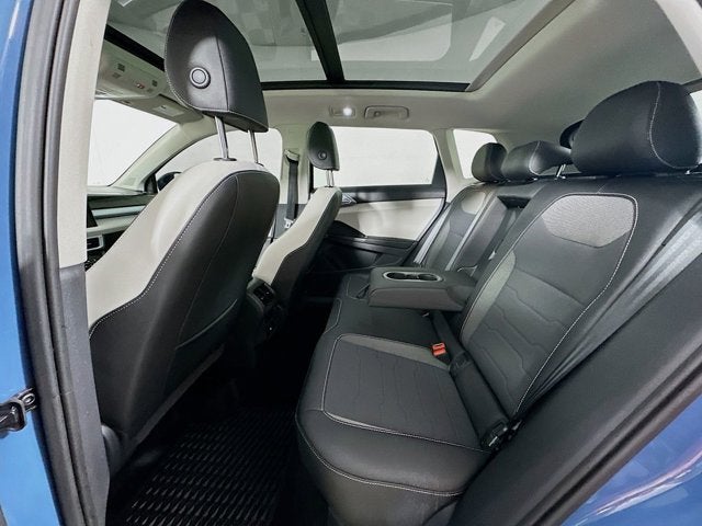 2025 Volkswagen Taos SE