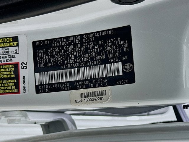 2025 Toyota Camry SE