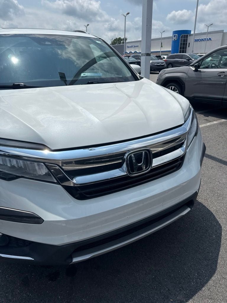 2022 Honda Pilot Touring 7 Passenger