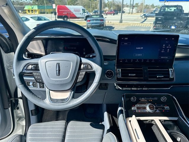 2022 Lincoln Navigator L Black Label