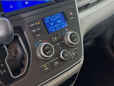 2015 Toyota Sienna LE 8 Passenger