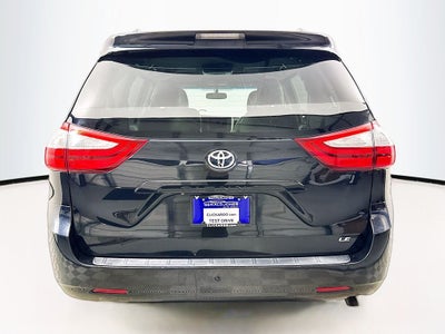 2015 Toyota Sienna LE 8 Passenger