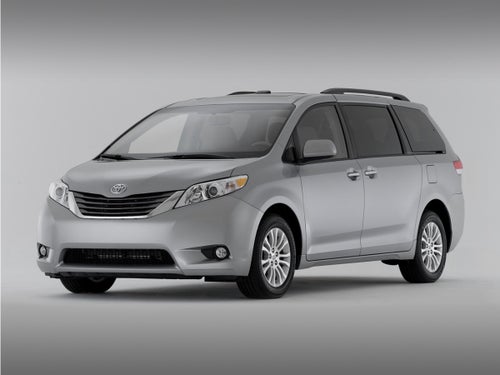 2013 Toyota Sienna XLE 8 Passenger