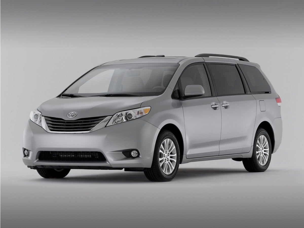 2013 Toyota Sienna XLE 8 Passenger