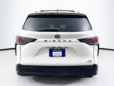 2023 Toyota Sienna XLE 8 Passenger