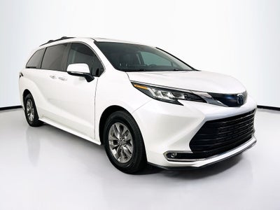 2023 Toyota Sienna XLE 8 Passenger