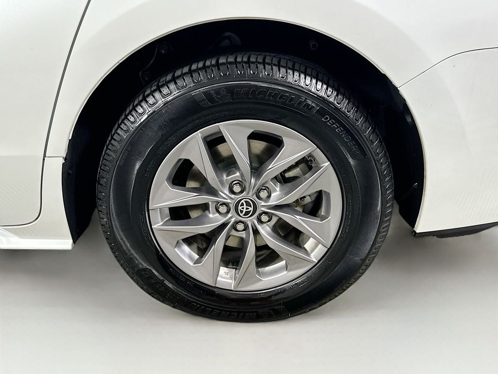 2023 Toyota Sienna XLE 8 Passenger