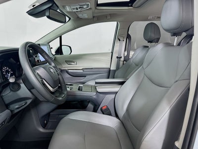 2023 Toyota Sienna XLE 8 Passenger