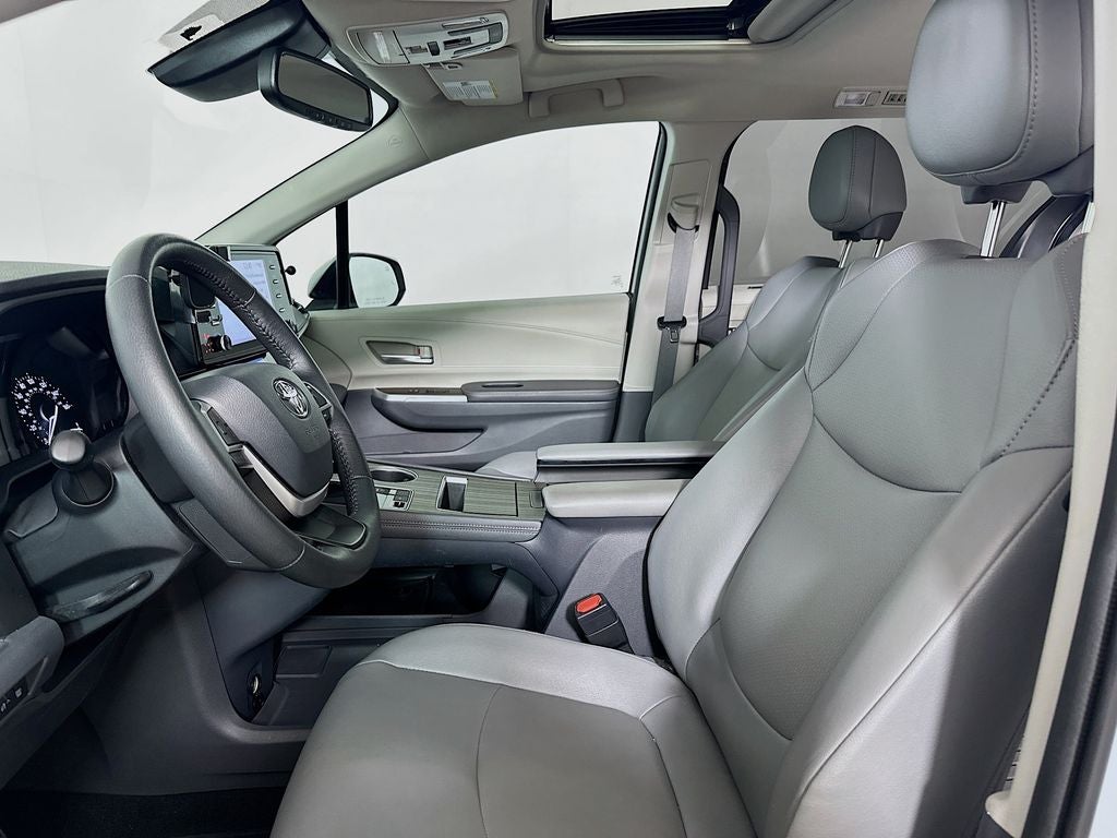 2023 Toyota Sienna XLE 8 Passenger
