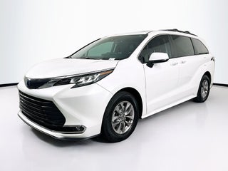 2023 Toyota Sienna XLE 8 Passenger