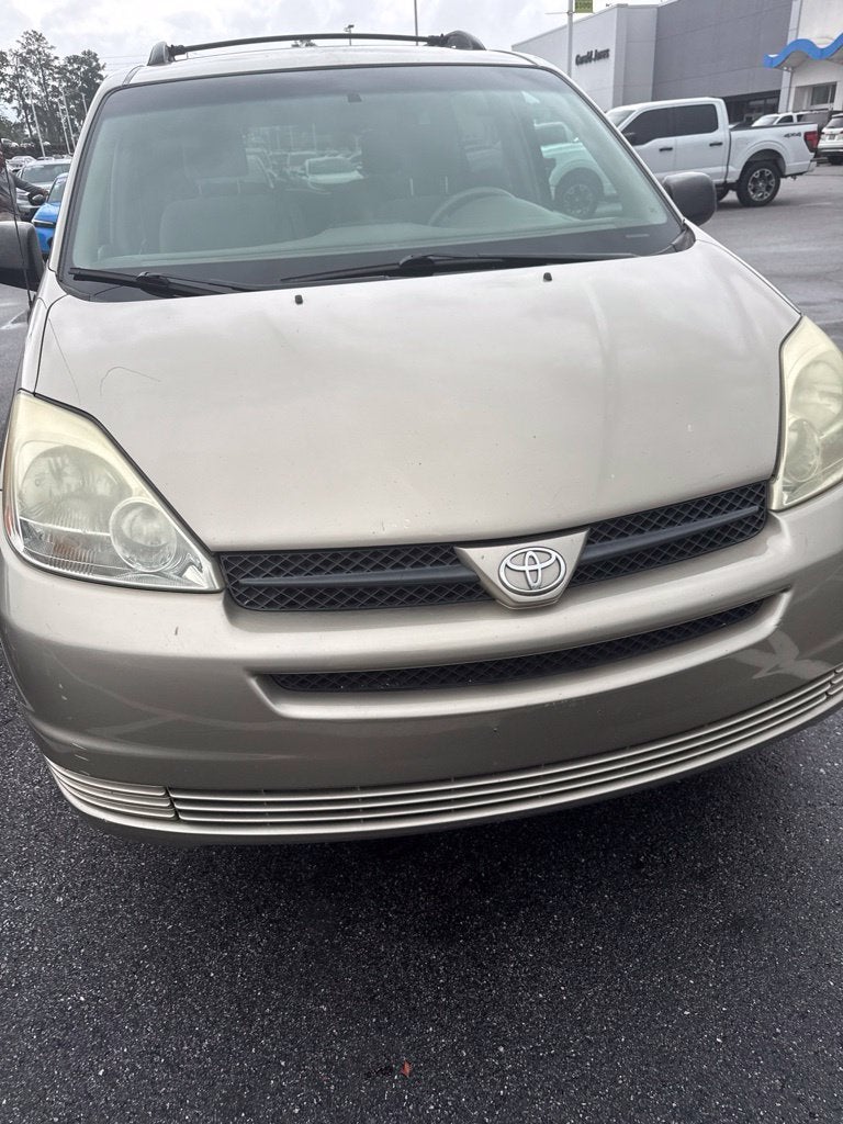 2004 Toyota Sienna Base