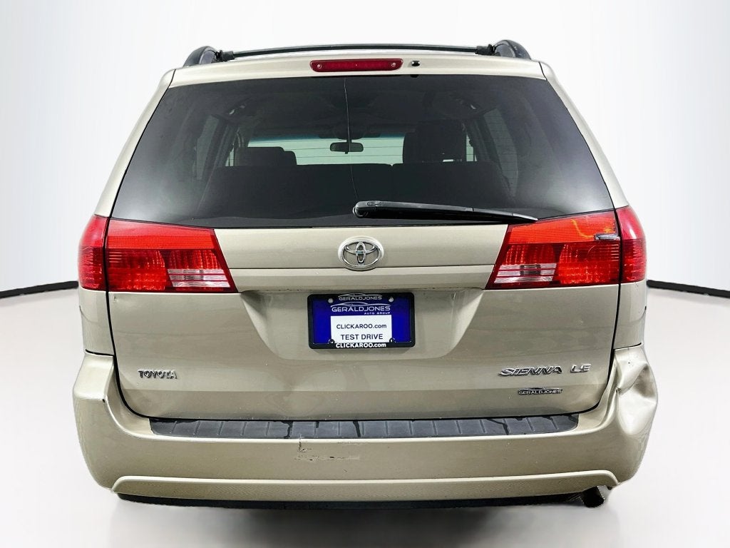 2004 Toyota Sienna LE
