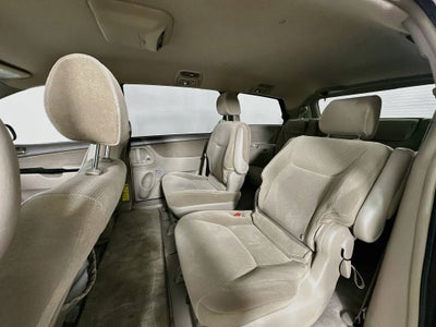 2004 Toyota Sienna LE