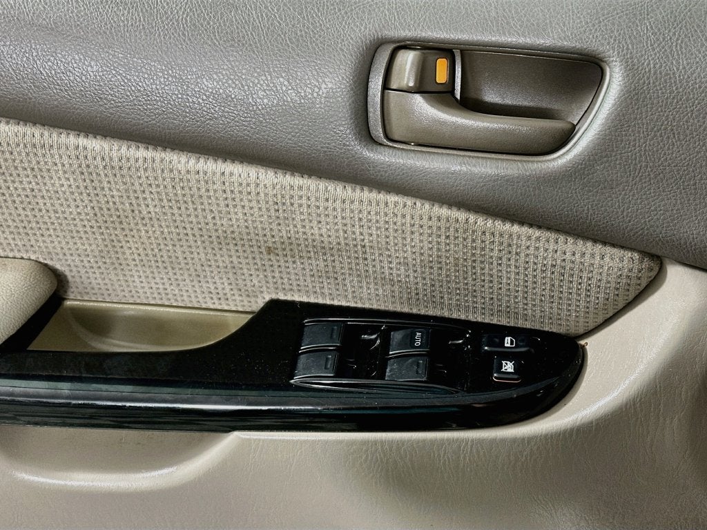 2004 Toyota Sienna LE