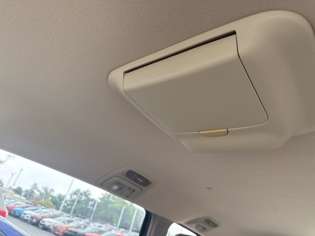 2004 Toyota Sienna Base