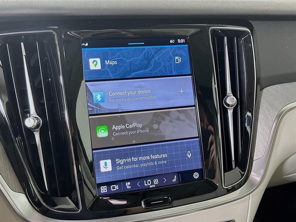 2024 Volvo S60 B5 Plus Dark Theme