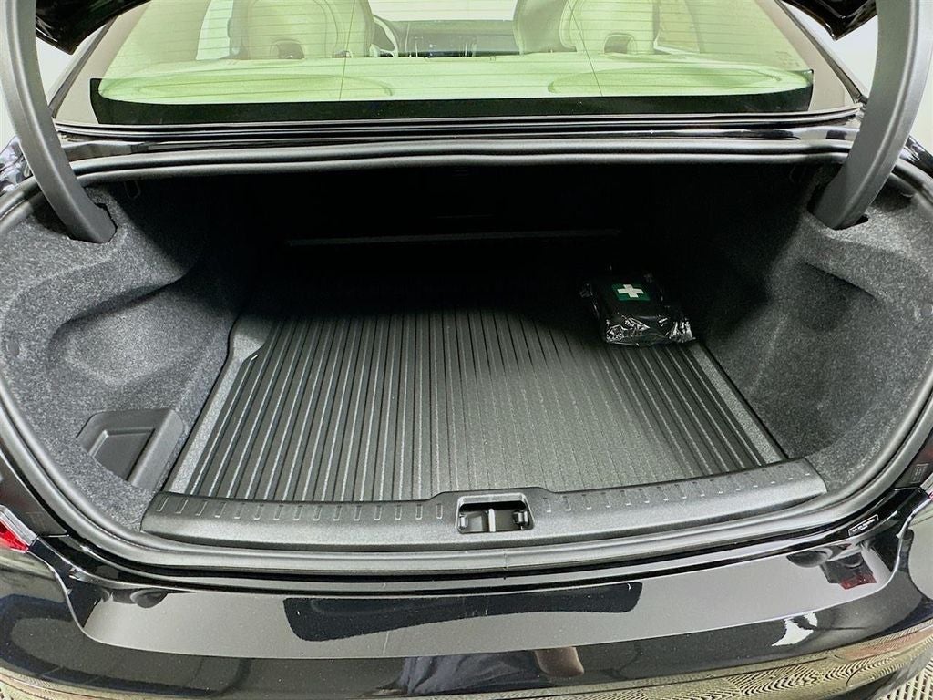 2024 Volvo S60 B5 Plus Dark Theme