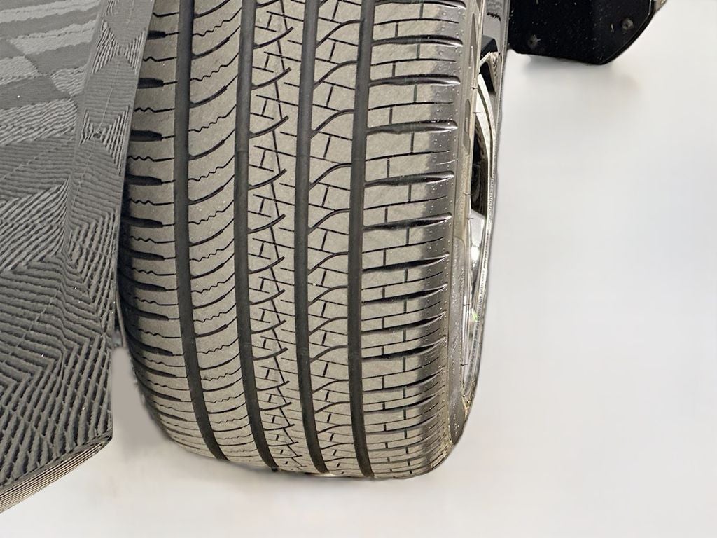 2024 Volvo S60 B5 Plus Dark Theme